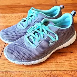 Womens Sketchers memory foam sneakers